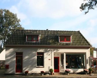 Bed & Breakfast Glimmen - Haren - Edificio