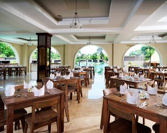 The Westlake Hotel & Resort Yogyakarta - Yogyakarta - Restaurant