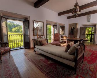 Historic manor estate near Comillas, minutes to beaches - Cabezón de la Sal