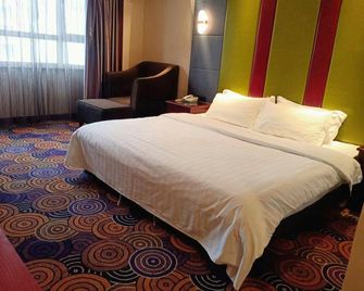 Huaxia Hotel - Yingkou - Bedroom
