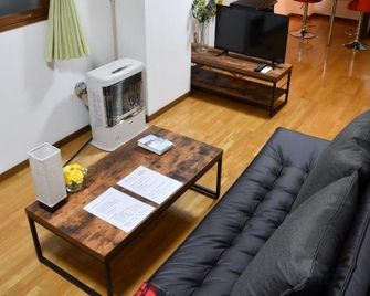 4th floor of NY building - Kitami - Wohnzimmer