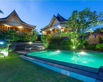 Dawas One Bedroom Joglo Villa 2 - Kuta - Pool