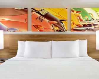 Hotel Bo, a Days Inn by Wyndham Chattanooga Downtown - שאטאנוגה - חדר שינה