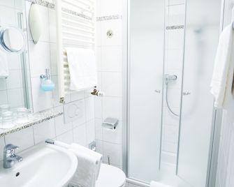 Hotel Sauer Garni - Neu Isenburg - Badkamer