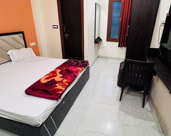 Hotel O Hotel Denmark - Lucknow