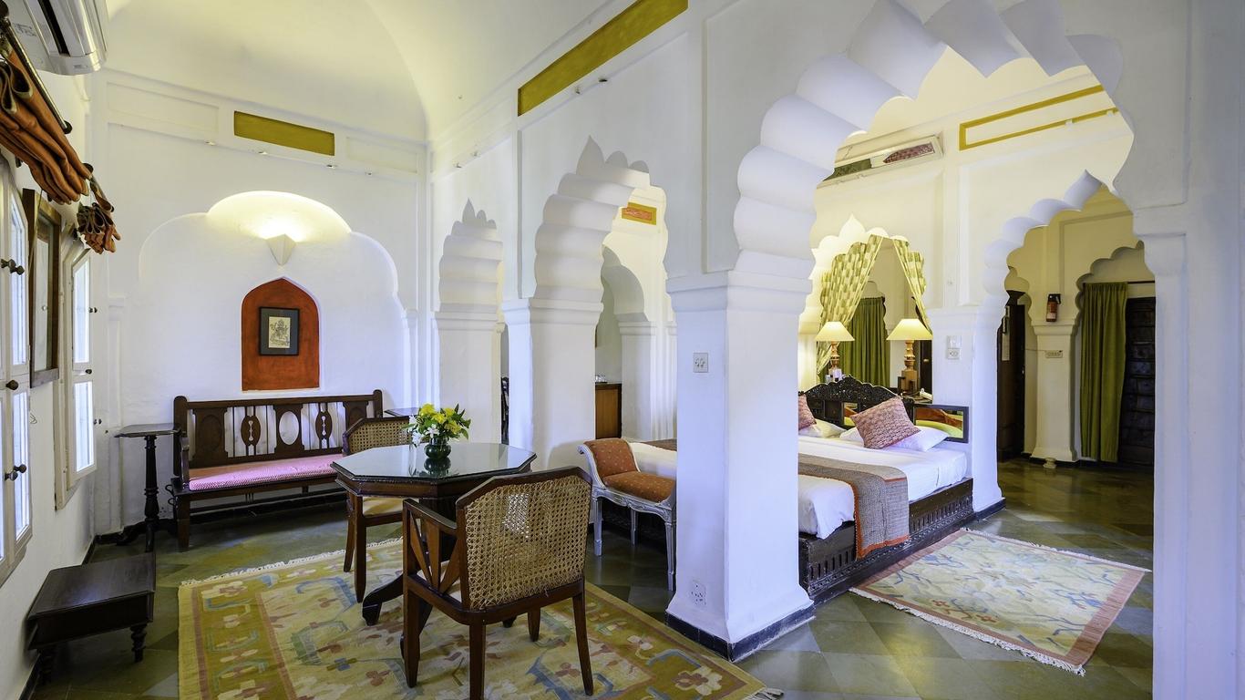 Neemrana Fort-Palace