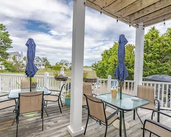 Welcome to the Marsh Harbour Inn-Room 8 Suite - Bald Head Island - Restaurant