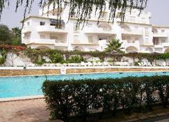 A superb 2 bed apartment with Ocean Club facilities & superb views - Praia da Luz - Zwembad