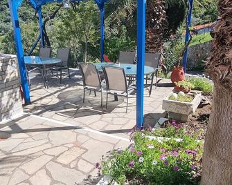 Sartivista Bed & Breakfast - Sarti - Terasa