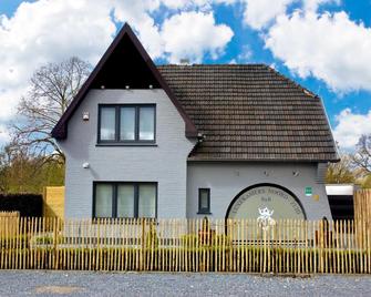 B&B Luxe Kamers Noord-Zuid - Zonhoven - Edificio