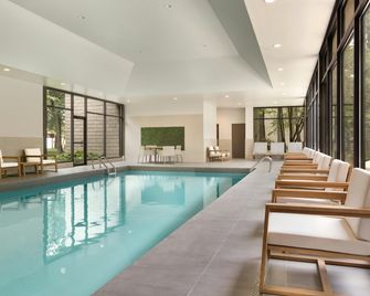 DoubleTree by Hilton Toronto Airport West - Mississauga - Zwembad