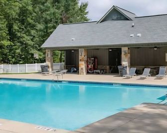 4-bedroom house in charming Timberline Golf neighborhood with pool - Calera - Pool