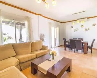 Villa Puerto de la Torre - Málaga