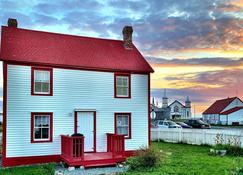 Traditional Home In The Centre Of Town - Bonavista - Outdoors view