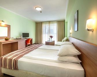 Jeravi Hotel - נסבאר - חדר שינה