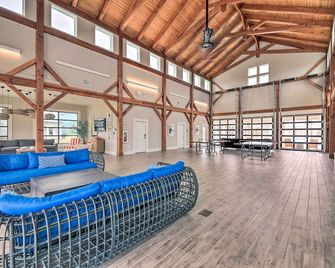 Coastal Beaufort Abode - Pool Access, Near Beaches - Beaufort - Lobby