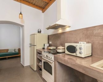 Isterna Lapis Domus Milos - Plaka - Kitchen