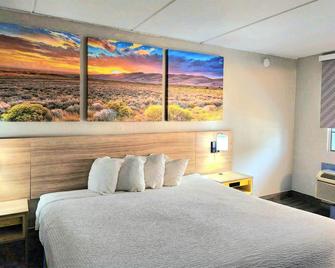 Days Inn by Wyndham Houston - Houston - Habitación