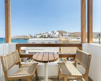 Kythnos Blue - Suite 4 Luxurious, Sea Front - Kythnos - Balcony