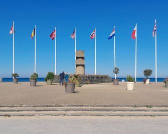 F2 300 meters from the beach, all shops nearby. - Bernières-sur-Mer - Plage