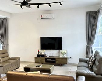 Hom Villa 5rm 12-22px Wifi/Netflix/Bbq/Steamboat - Bandar Penawar - Obývací pokoj