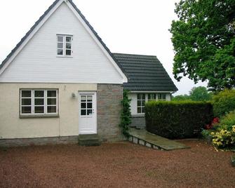 A very attractive self catering property in the Heart of Scotland - Crieff - Building