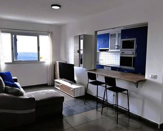 Vivelorural comfy apartment wifi & beach -Gáldar - Gáldar - Sala de estar