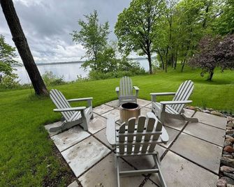 Lower Hay Hideaway on the Whitefish Chain - Pine River - Patio