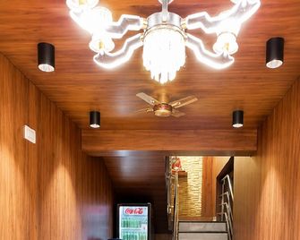 Hotel Raghavendra Grand Inn - Srīsailam - Salon