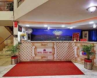 Hotel Sunset Inn Mount Abu with Swimming Pool - Mount Abu - Rezeption