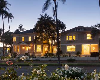 Cheshire Cat Inn & Cottages - Santa Barbara - Building