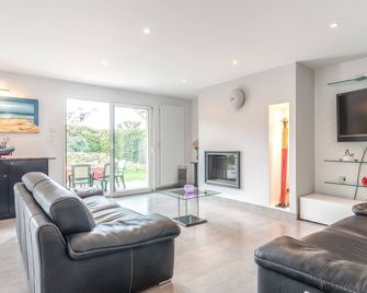 Holiday Home Maison Du Port De Pêche by Interhome - Quiberon - Living room