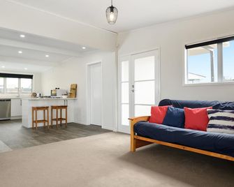 Lake View Retreat - Relax, Unwind, & Make Memories - Mangakino - Sala de estar