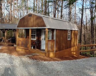 Tiny Cabin, Country Living Rentals Tanyard, Llc - Salem - Edificio