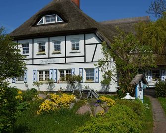 Reethäuser auf Rügen - Middelhagen - Gebäude