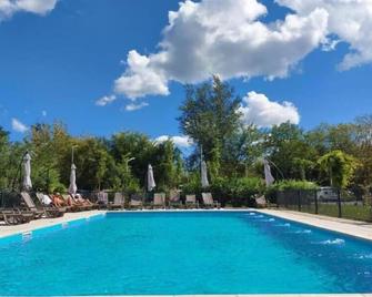 Atria Urban Resort - Bucarest - Piscina