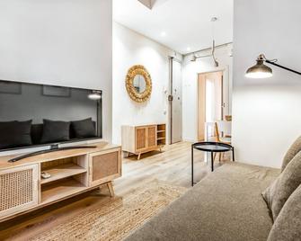 Mediterraneo 2 Apartment - Barcelona - Wohnzimmer
