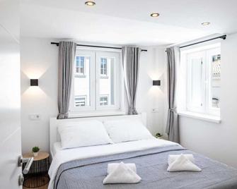 Music Apartment By Locap Group - Piran - Bedroom