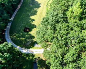 Escape to Whispering Pines: Luxurious Comfort Near Georgia’s Top Attractions\n\n - La Grange