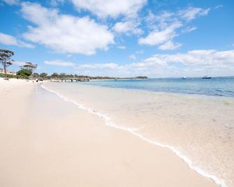 Castaways Unit 4 17 Shoal Bay Road - Shoal Bay - Plage