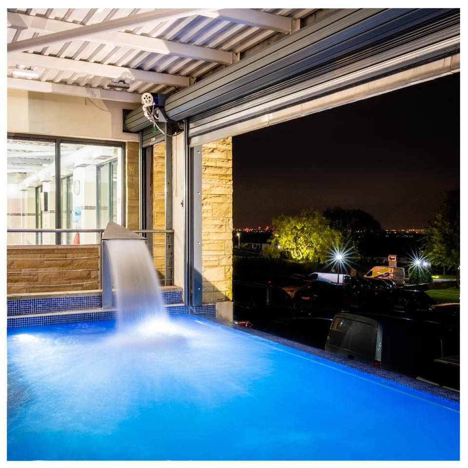 Last Drop Village Hotel & Spa - Bolton - Piscina