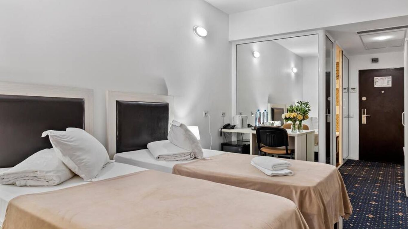 Hotel Charter Otopeni