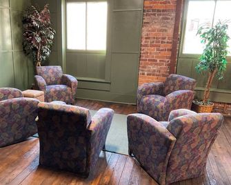 Marvelous 3-bedroom second floor apartment in Carlisle with lots of history - Carlisle - Lounge