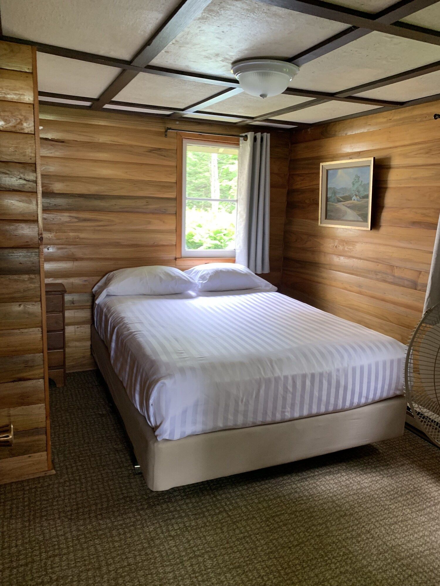 Colonial Bay Motel And Cottages