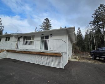 Private master bedroom in a farmhouse - Nanoose Bay - Edificio