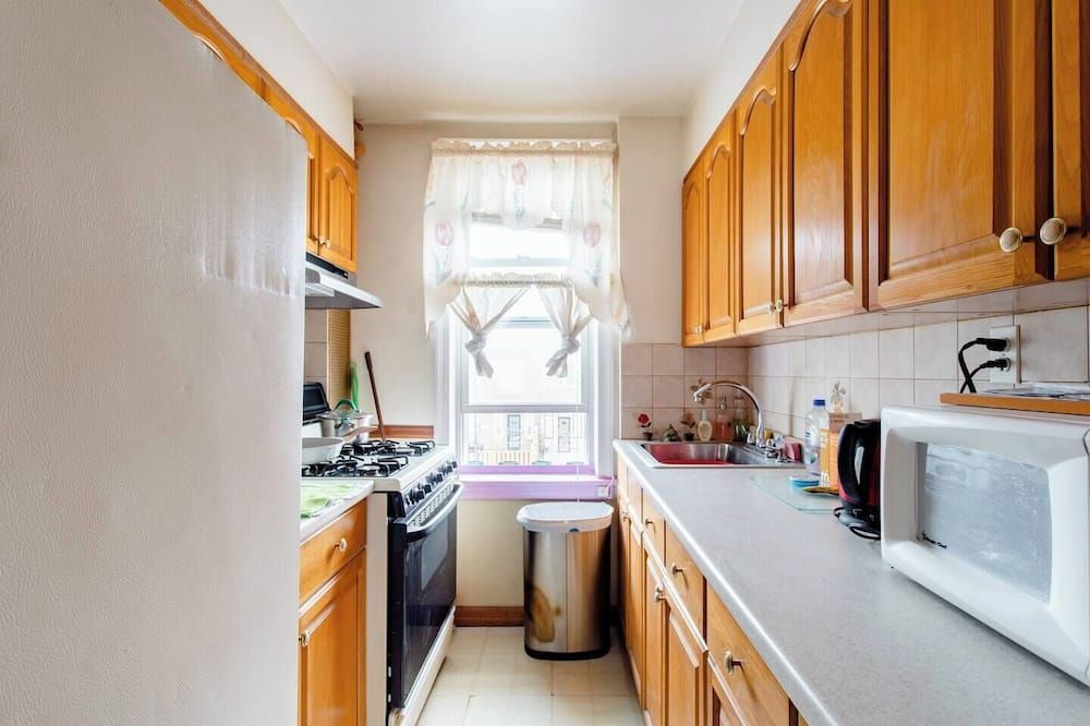 Enjoy this Cozy Brooklyn Room with Parking & Shared Kitchen & Bathroom - ברוקלין - מטבח