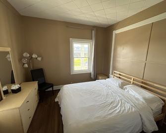 Auberge Lac-Saint-Jean - Roberval - Bedroom