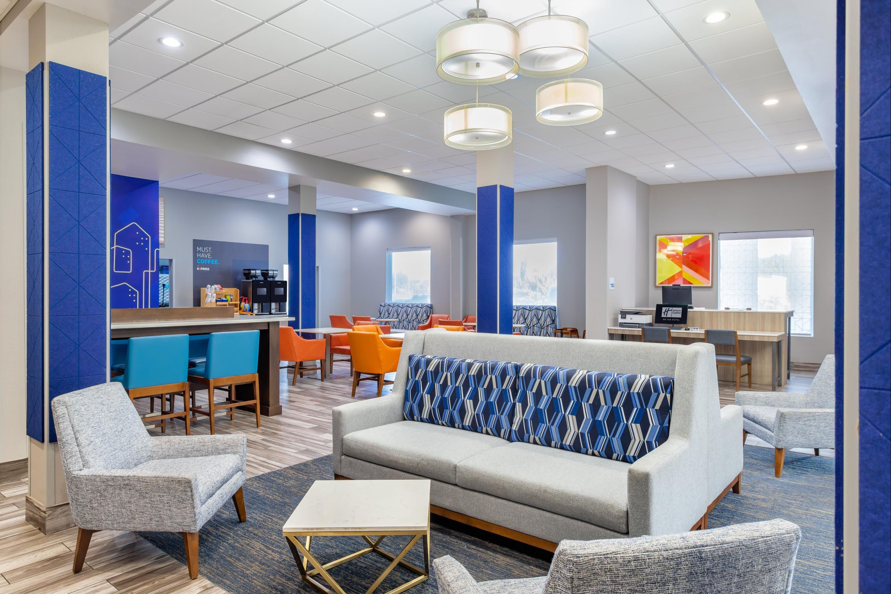 هوليداي إن إكسبرس آند سويتس ممفيس أربت إلفيس بريسل يبيلف فباي آيتش جي - ممفيس (تنيسي) - ردهة