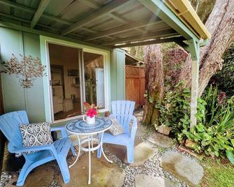 View, Value, Comfort, Clean, Gracious Host Available To Assist You In Planning - Hawi - Patio