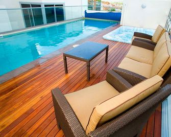 Toowoomba Central Plaza Apartment Hotel - Toowoomba - Zwembad